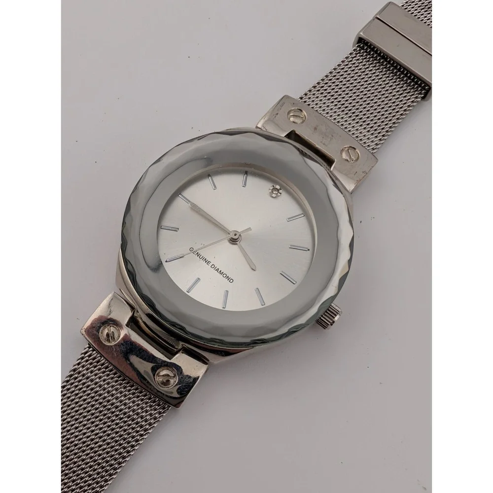 Women's Watch 34mm‎ Case Silver Tone Mesh Metal Band Diamond Accent- New Battery